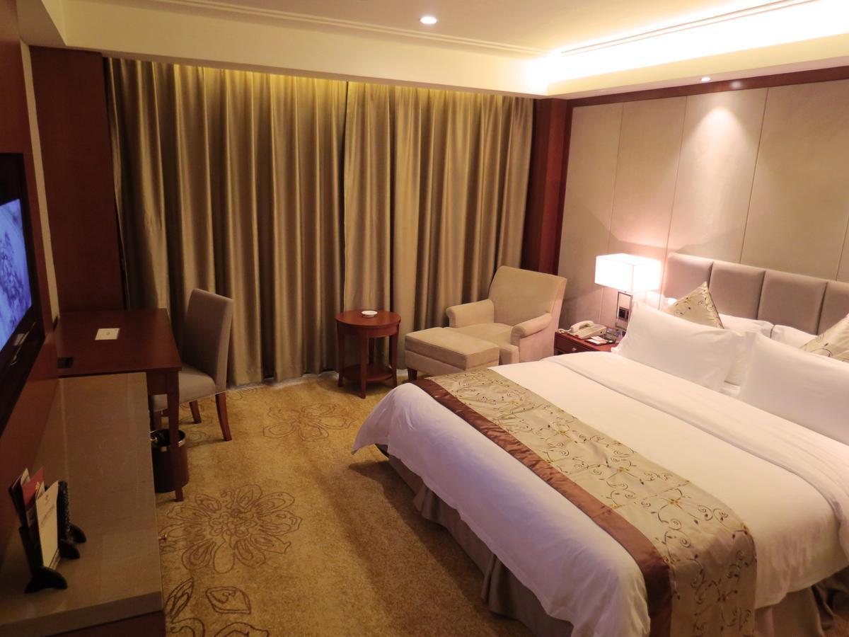 Rongjiang Hotel Jieyang Exteriör bild