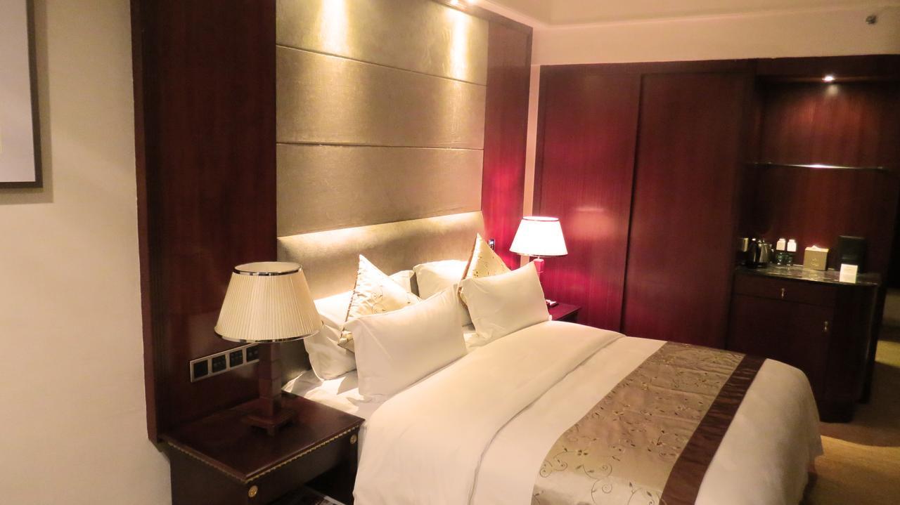 Rongjiang Hotel Jieyang Exteriör bild